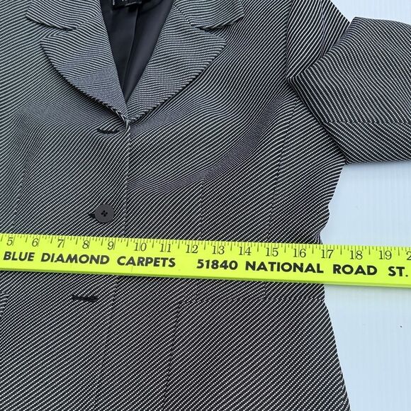 NWT 2 piece Pants Suit.  Women's Portofino Blazer and black pants Size 10P - Picture 11 of 16